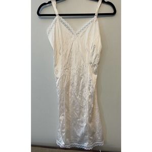 Miss Diva New York Full Slip Nightie Size 32 Ivory Lace Trim Nylon Vintage 80’s